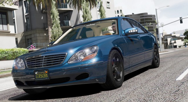 Mercedes-Benz S600 W220