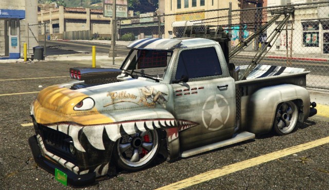 Benny’s Custom Tow Truck