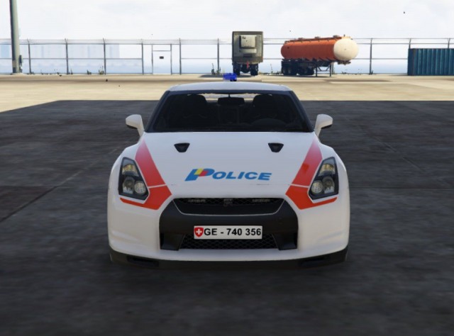 Nissan GTR Swiss police