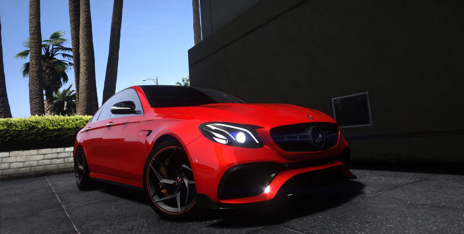 Mercedes Benz E63S Topcar 1.0